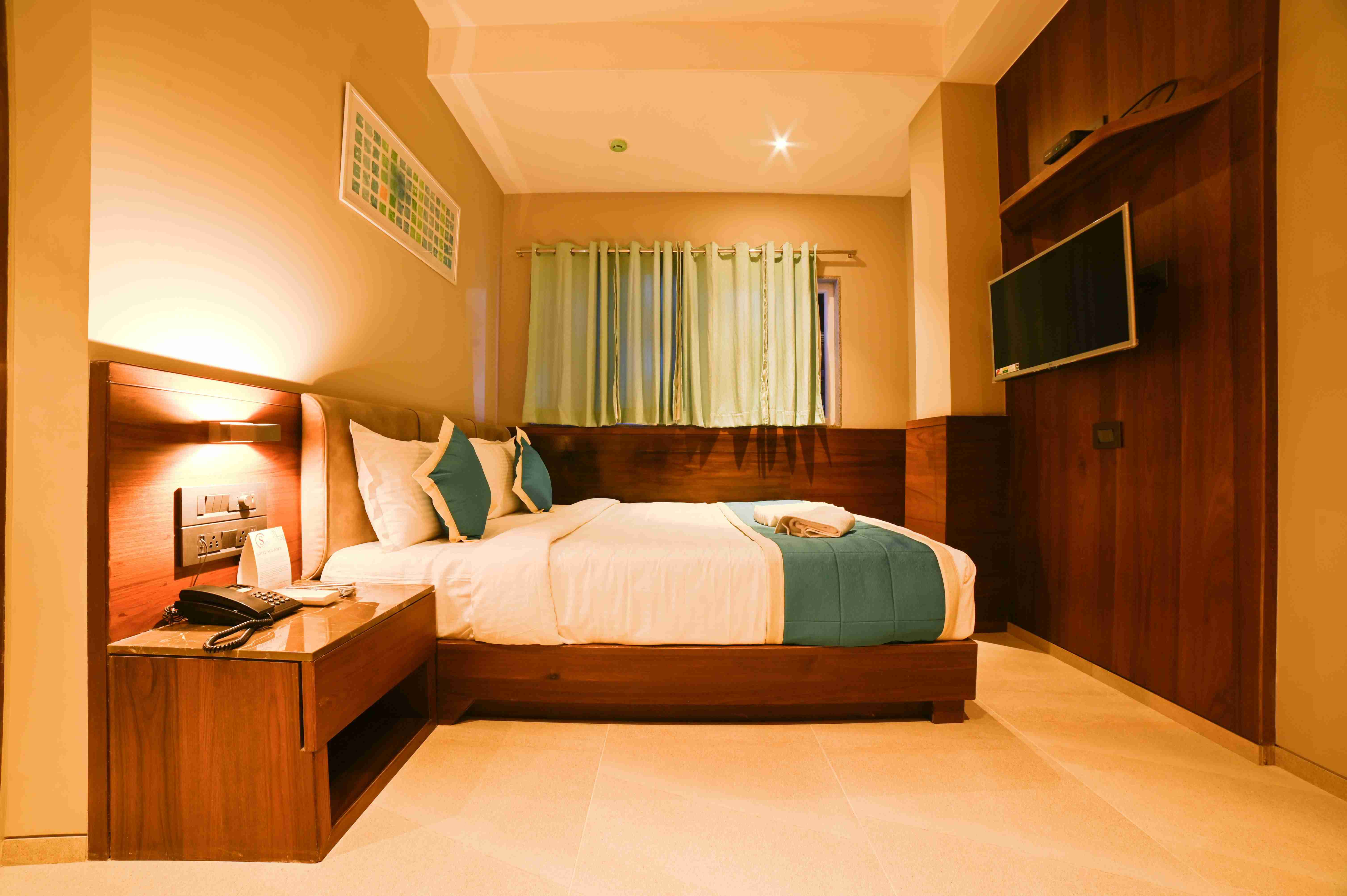 Sea Port - Oriental Room 6.jpg